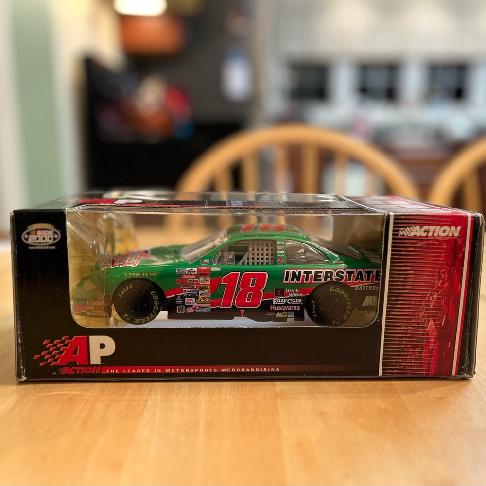 2000 #18 Bobby Labonte 1/24 Scale Interstate Racing Diecast Stockcar